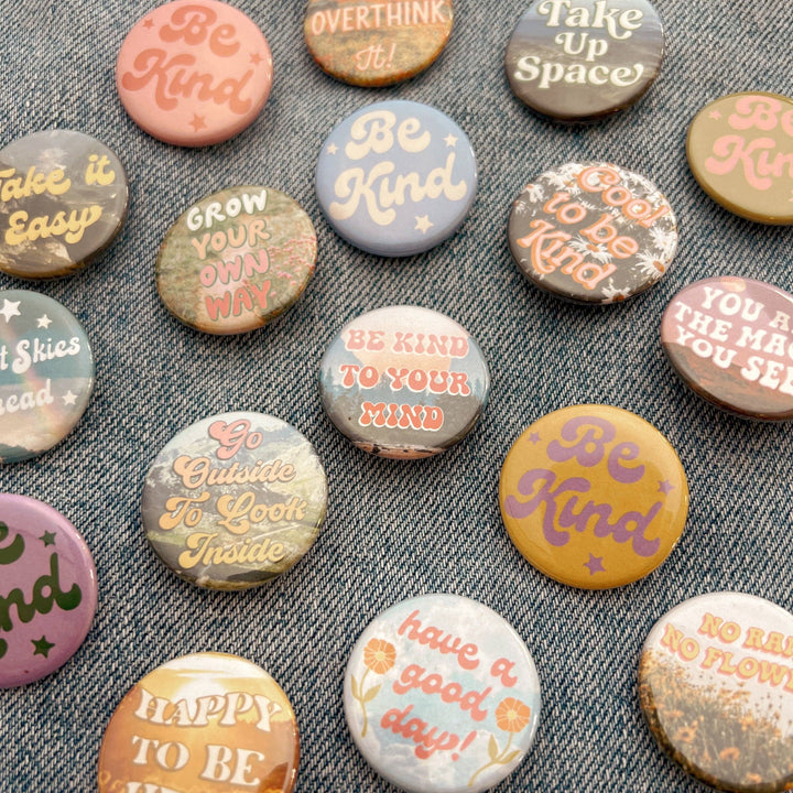 Positivity Button Pins: Be Kind - Moss Green / Pink